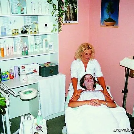 Wellness Kakadu 3* ケストヘイ