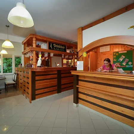 ホテル Wellness Kakadu ケストヘイ