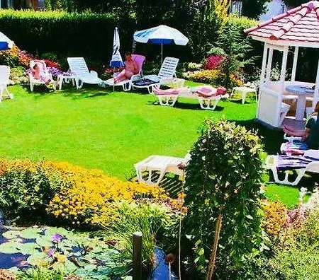 Wellness Kakadu ホテル 3*